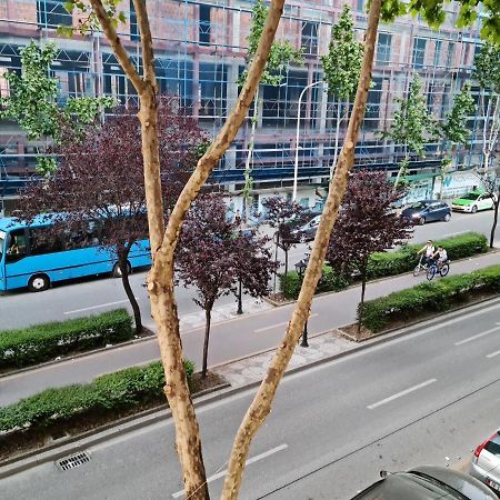 2V1 - 21 Dhjetori Am Apartment Tirana Exterior foto