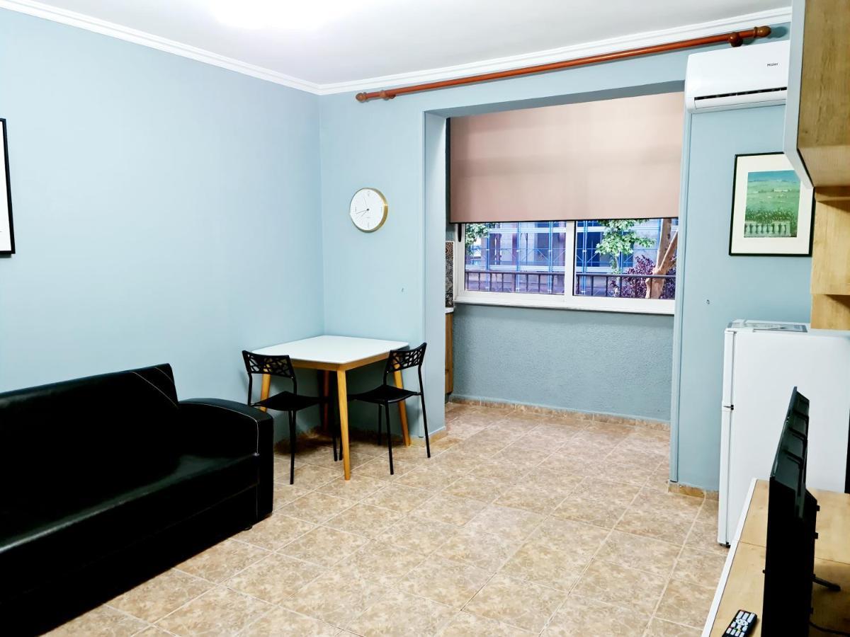 2V1 - 21 Dhjetori Am Apartment Tirana Exterior foto