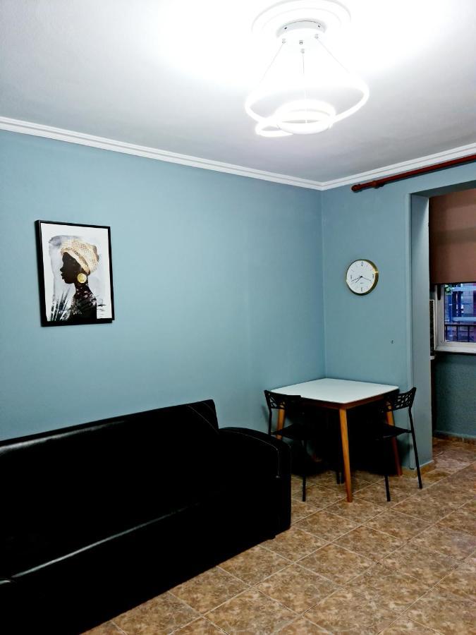 2V1 - 21 Dhjetori Am Apartment Tirana Exterior foto